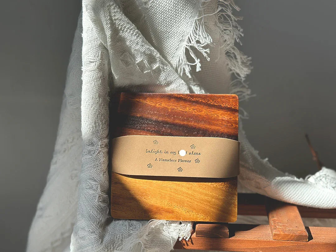 {Natural & Artistic}Walnut & Cowhide Harmony Creative Floral Wooden Sign