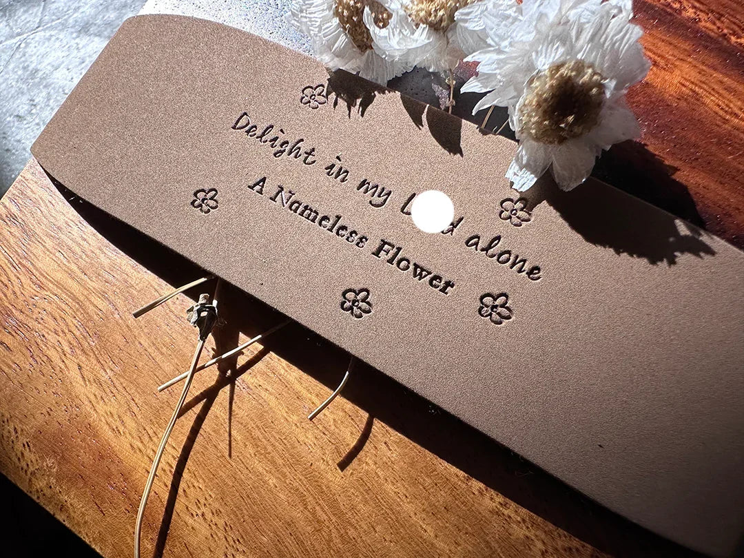 {Natural & Artistic}Walnut & Cowhide Harmony Creative Floral Wooden Sign